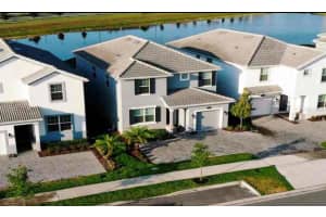 4807 KINGS CASTLE CIRCLE, KISSIMMEE, FL 34746 Sold 04/25/25