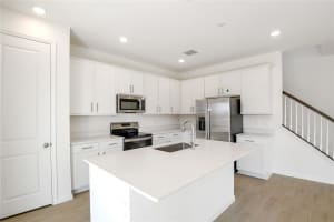 570 SUMMIT RIVER DRIVE, APOPKA, FL 32712 Sold 08/29/25