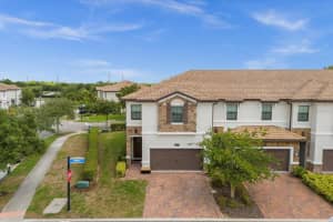 8517 HONORS STREET, DAVENPORT, FL 33896 Sold 04/09/25