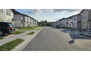803 Longboat Dr, DAVENPORT