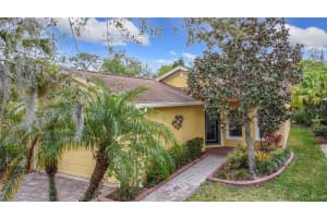412 GRAND CANAL DRIVE, KISSIMMEE, FL 34759 Sold 04/30/25