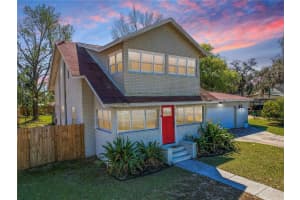 103 W Maple St, DAVENPORT