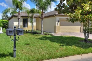 514 CADIZ DRIVE, DAVENPORT, FL 33837 Sold 06/30/25