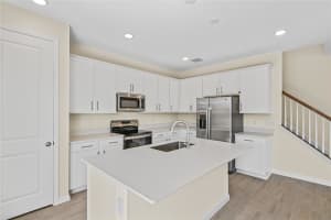 550 SUMMIT RIVER DRIVE, APOPKA, FL 32712 Sold 04/18/25