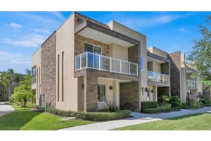 7646 RECIFE DRIVE, KISSIMMEE, FL 34747 Sold 08/29/25