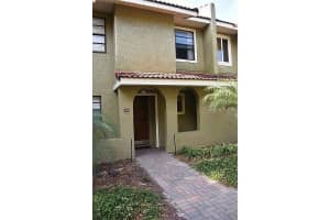 1122 Spaceport Ct, KISSIMMEE