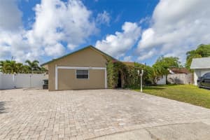 11242 STONE GATE COURT, ORLANDO, FL 32837 Sold 07/08/25