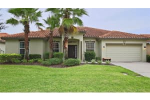 4072 Oaktree Dr, DAVENPORT