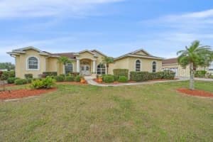 18011 Prairie Wolf Gln Parrish, FL 34219 - Off Market