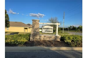 320 Aberdeen Dr, DAVENPORT