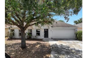 207 Vervain Ave, DAVENPORT