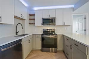 400 COLONIAL DRIVE, ORLANDO, FL 32803 - MLS#MFRS5127266