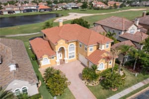 2333 PINEHURST COURT, DAVENPORT, FL 33837 - MLS#MFRS5127597