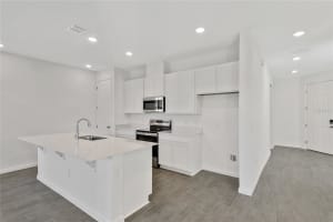 750 LAKE DELL AVENUE, DUNDEE, FL 33838 Sold 11/10/25