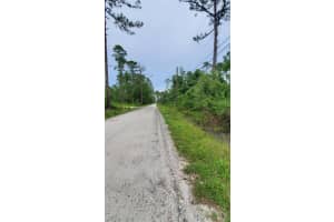 1395 10TH AVENUE, DELAND, FL 32724 Sold 07/07/25
