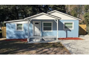 217 W Chelsea St, DELAND