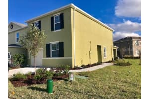 403 Arbor Lakes Dr, DAVENPORT