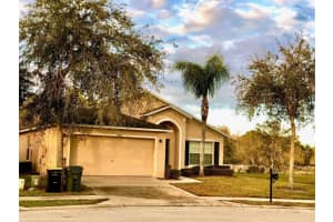 2281 Royal Ridge Dr, DAVENPORT