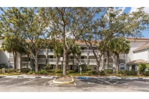 13929 Fairway Island Dr #833, ORLANDO