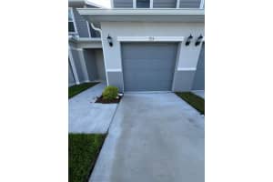 733 Stoney Point Cir, DAVENPORT