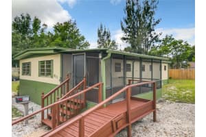 831 Wolf Trl, CASSELBERRY