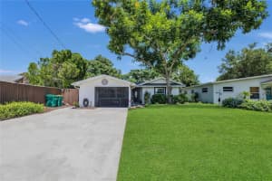 1203 Monterey Dr, EUSTIS