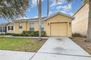 1940 Royal Ridge Dr, DAVENPORT