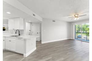 1932 Lake Atriums Cir #69, ORLANDO