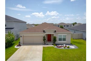 588 Meadow Bend Dr, DAVENPORT