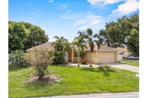 307 STERLING DRIVE, WINTER HAVEN, FL 33884 - MLS#MFRS5131074