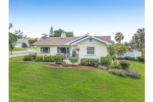 1332 LAKE ARIANA BOULEVARD, AUBURNDALE, FL 33823 Sold 09/02/25