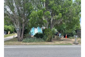 622 Pink Apartment Rd, DAVENPORT