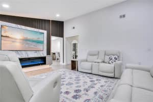 1895 LAKE HILL CIRCLE, ORLANDO, FL 32818 - MLS#MFRS5131749