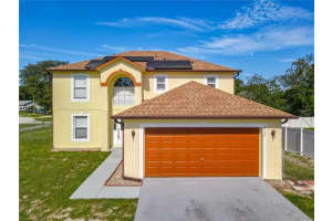 2820 E Waco Dr, DELTONA