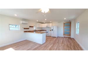 912 LAKE JESSIE DRIVE, WINTER HAVEN, FL 33881 - MLS#MFRS5131968