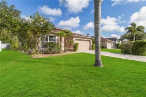 570 BROWN BEAR WAY, ST CLOUD, FL 34772 - MLS#MFRS5132251