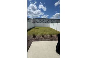320 Nine Iron Dr, DAVENPORT
