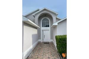 857 COUNTRY CROSSING COURT, KISSIMMEE, FL 34744 - MLS#MFRS5132760