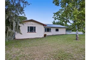 330 4TH STREET, FROSTPROOF, FL 33843 - MLS#MFRS5132909