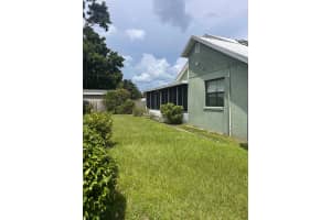 470 Daisy Way Winter Haven, FL 33884 - Off Market