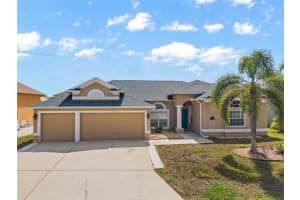 518 Grand Reserve Dr, DAVENPORT