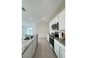 8215 CLAW GLADES LOOP, WESLEY CHAPEL, FL 33545 - MLS#MFRS5133392