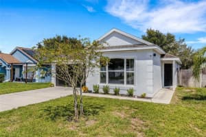 3622 Huntwicke Blvd, DAVENPORT