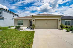 568 Meadow Bend Dr, DAVENPORT