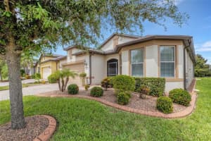 613 Cantabria Dr, DAVENPORT