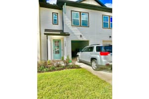 742 Longboat Dr, DAVENPORT