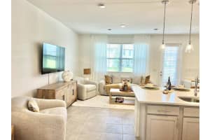 742 LONGBOAT DRIVE, DAVENPORT, FL 33896 - MLS#MFRS5133943