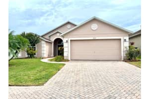 207 Cambridge Ave, DAVENPORT