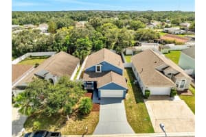 424 Royal Ridge Dr, DAVENPORT