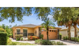 560 Grand Canal Dr, KISSIMMEE
